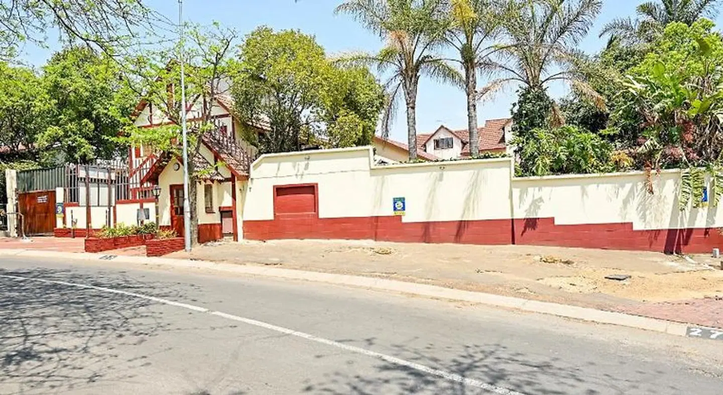 Tudor Lodge Guest House EXTERIOR