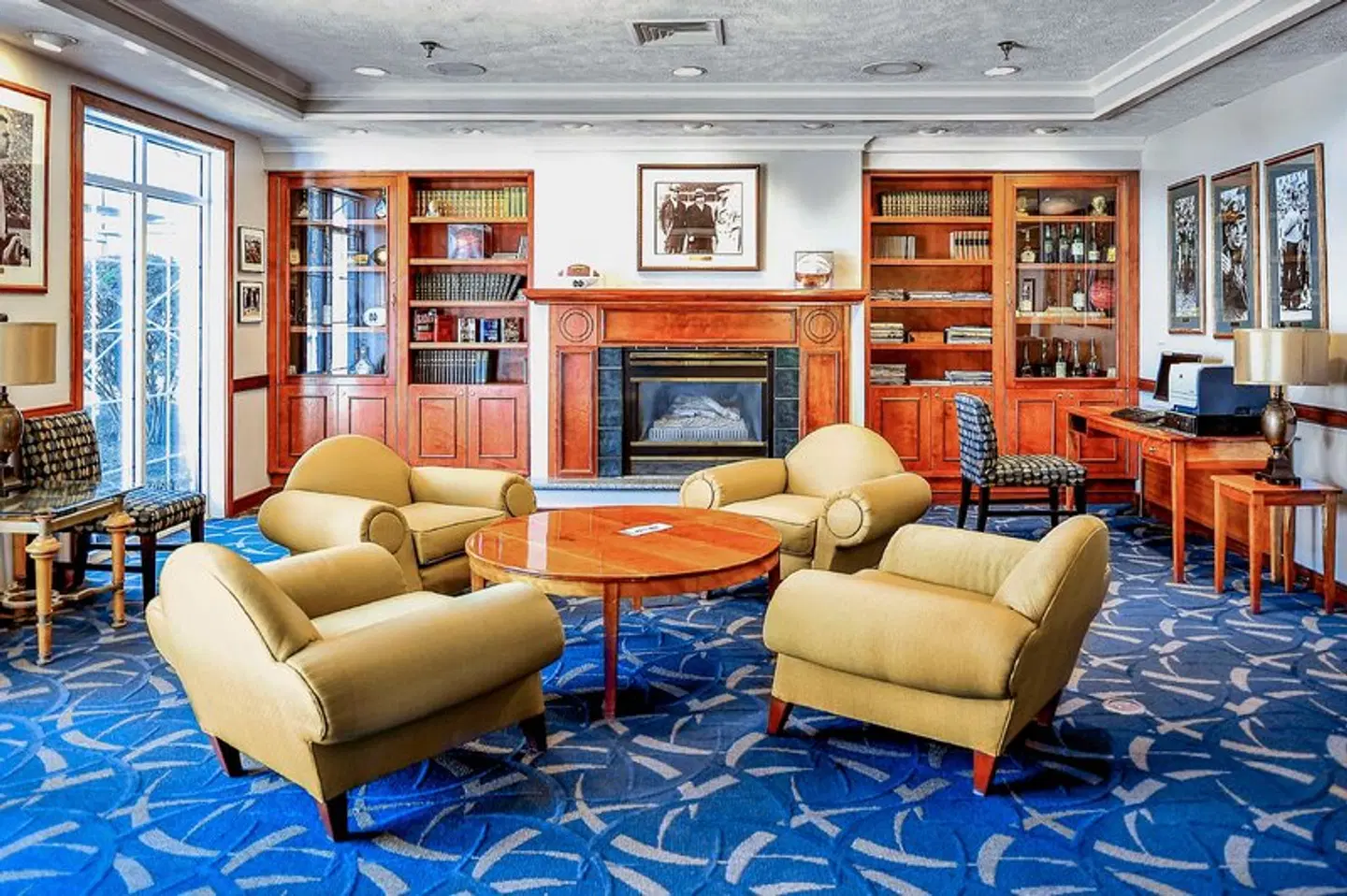 Varsity Clubs of America - South Bend LOUNGE_LOBBY