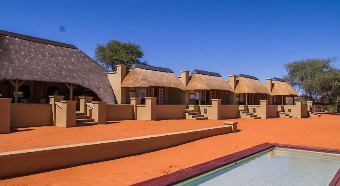 Zebra Kalahari Lodge EXTERIOR
