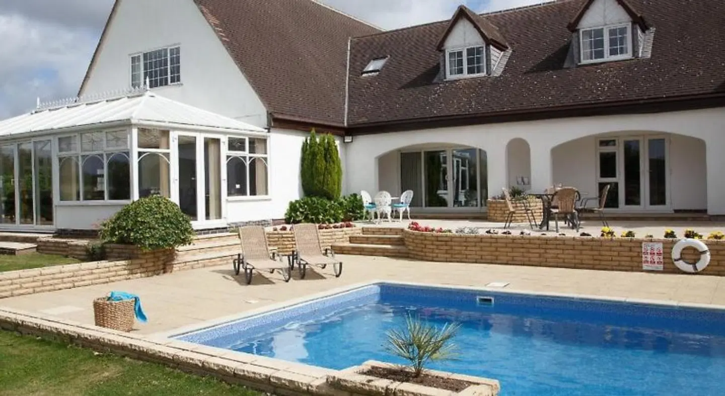 Badgers Mount Hotel OUTDOOR_POOL