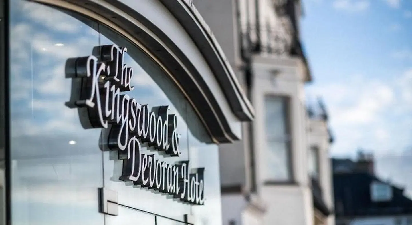 The Kingswood Hotel Bar