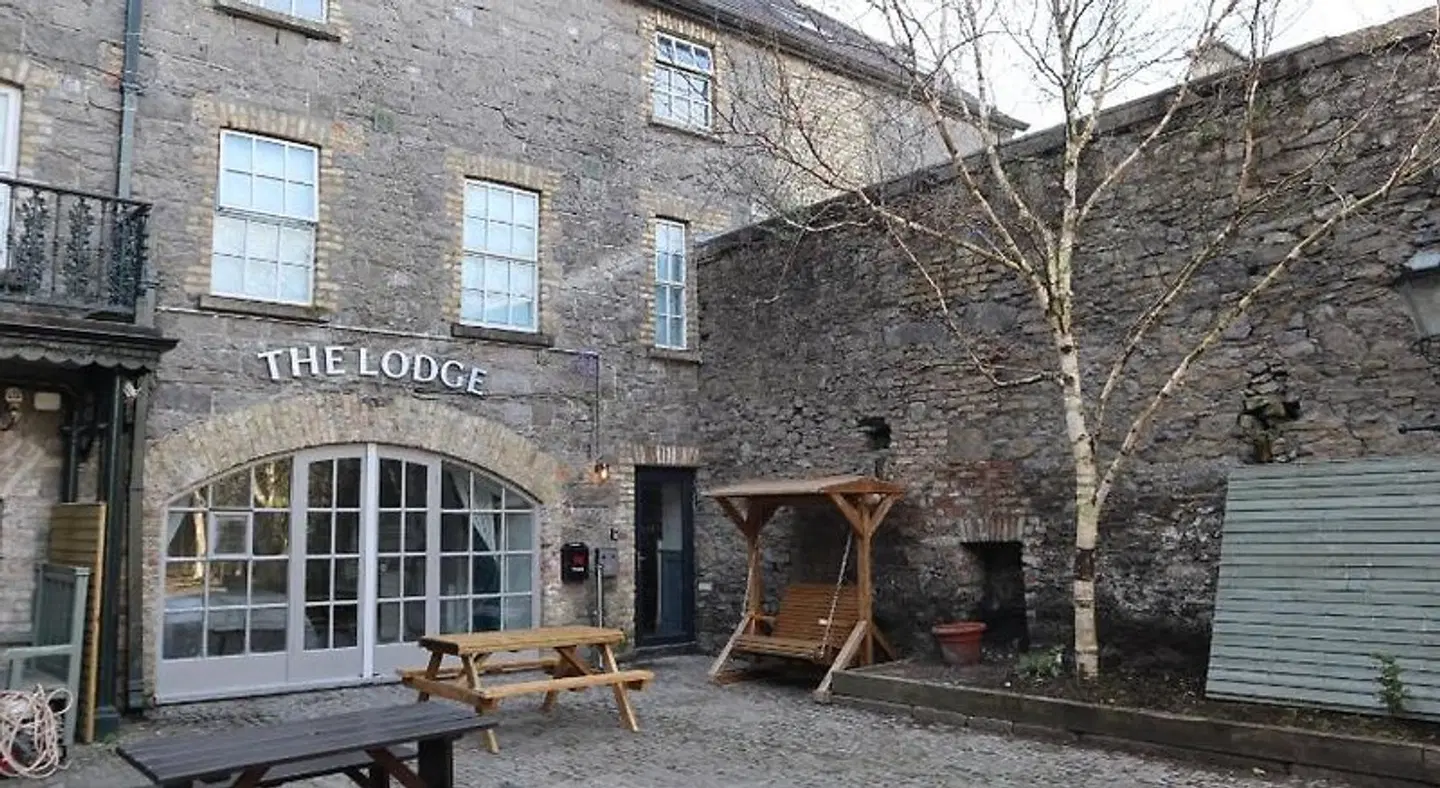 The Lodge Accommodation EXTERIOR