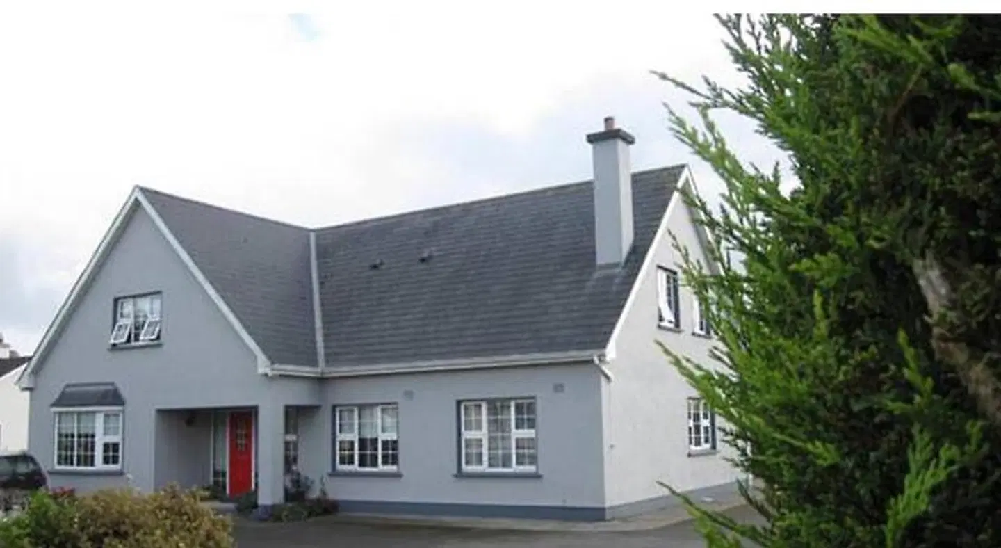 Derghaven B&B, Hostel & Self Catering EXTERIOR