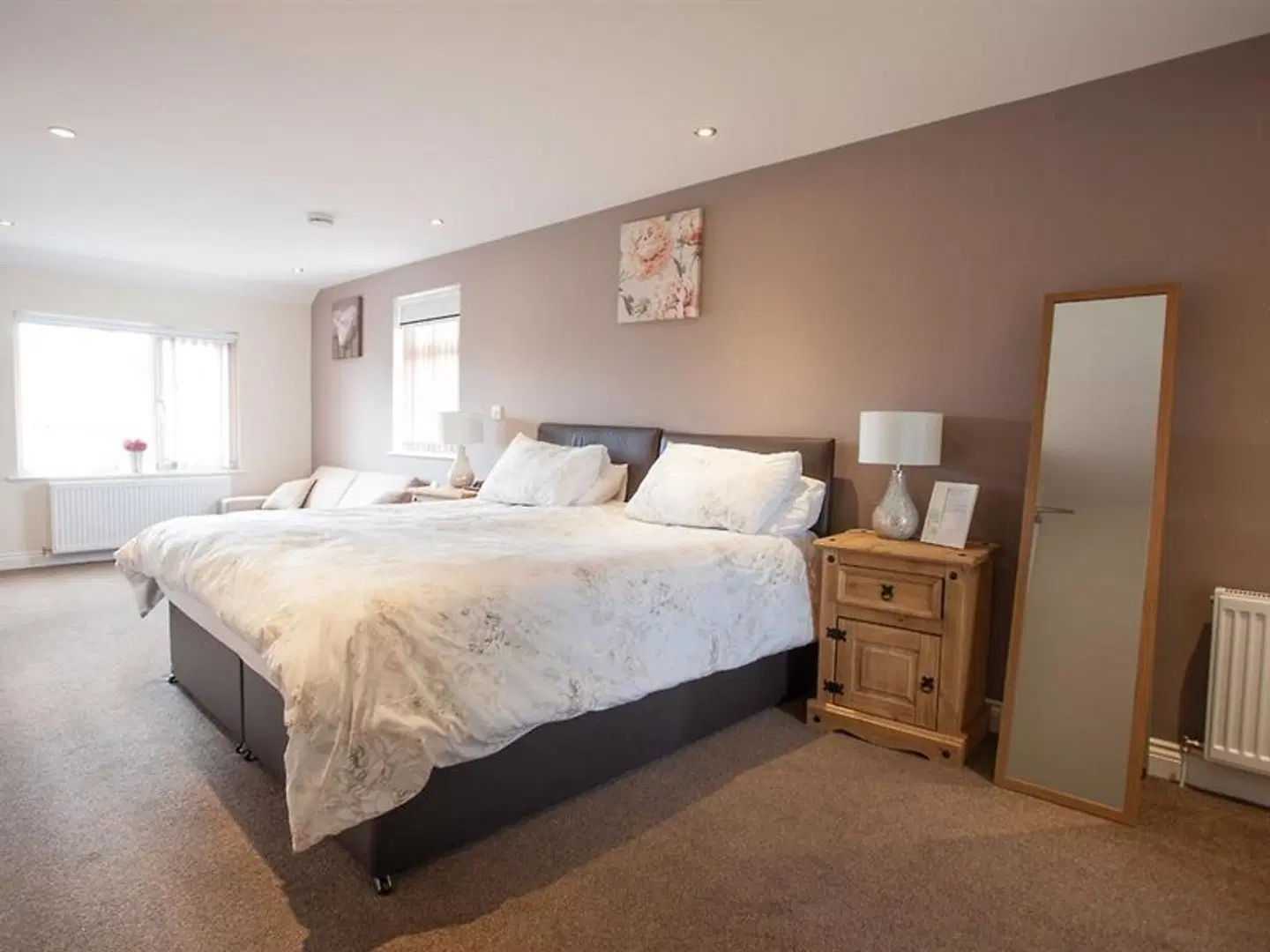 The White Swan Inn ROOM_EXAMPLE