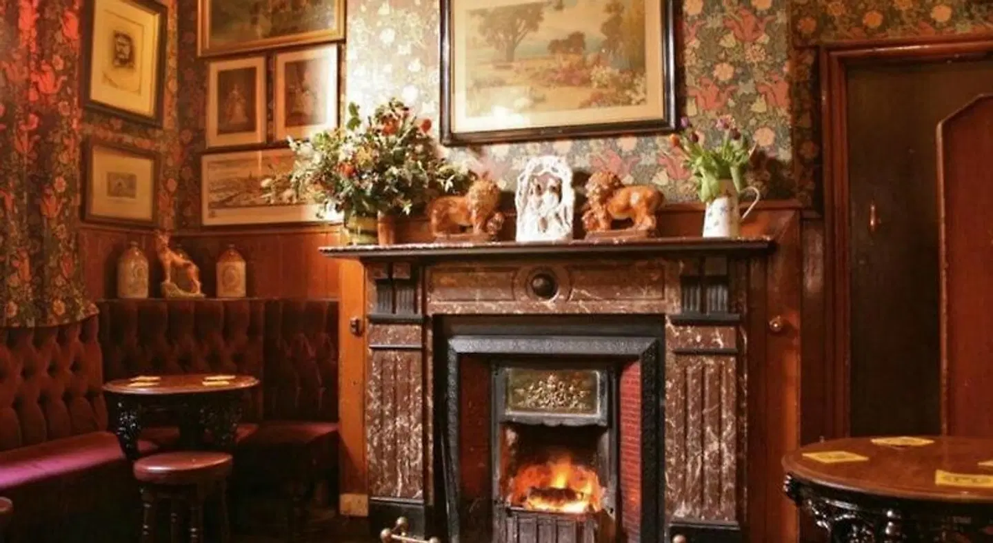The Victoria Bar