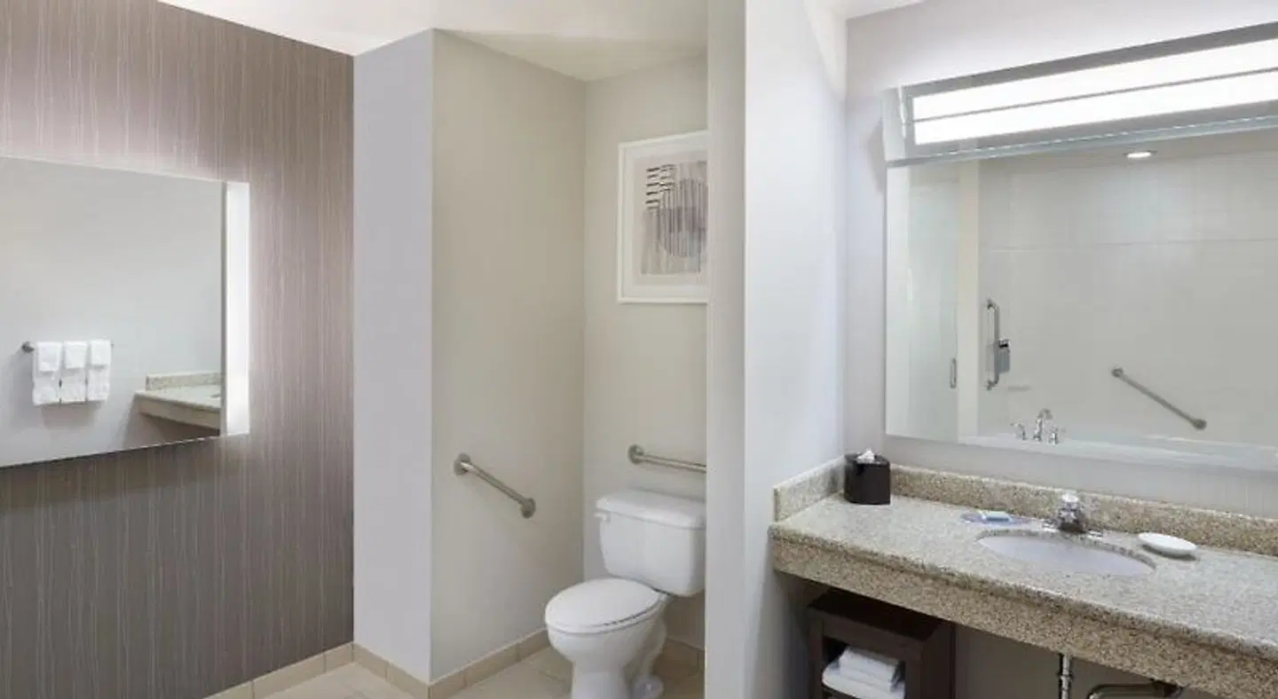 Courtyard by Marriott Ottawa East Badezimmer