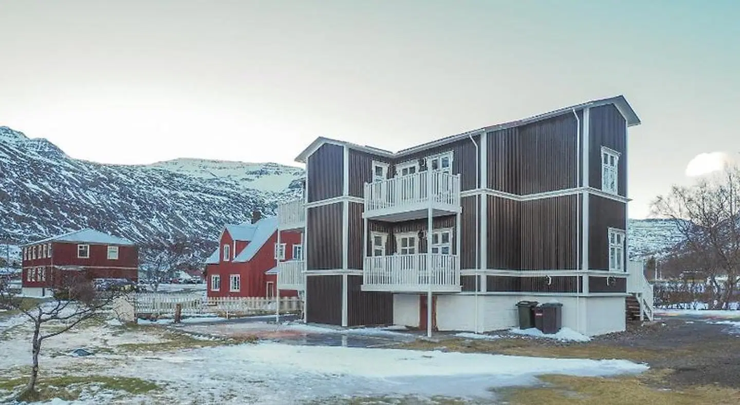 Við Lónið Guesthouse EXTERIOR