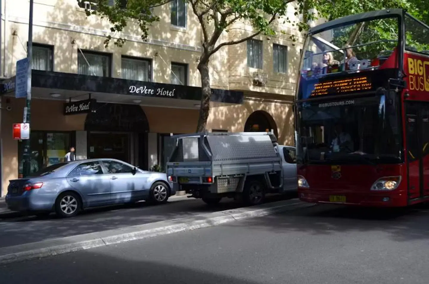 Devere Hotel EXTERIOR