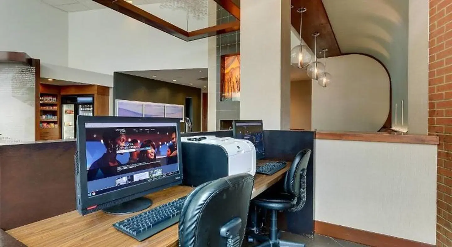 SpringHill Suites by Marriott Birmingham Downtown at UAB Bar