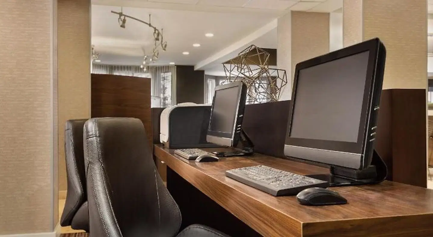 Courtyard by Marriott Topeka LOUNGE_LOBBY