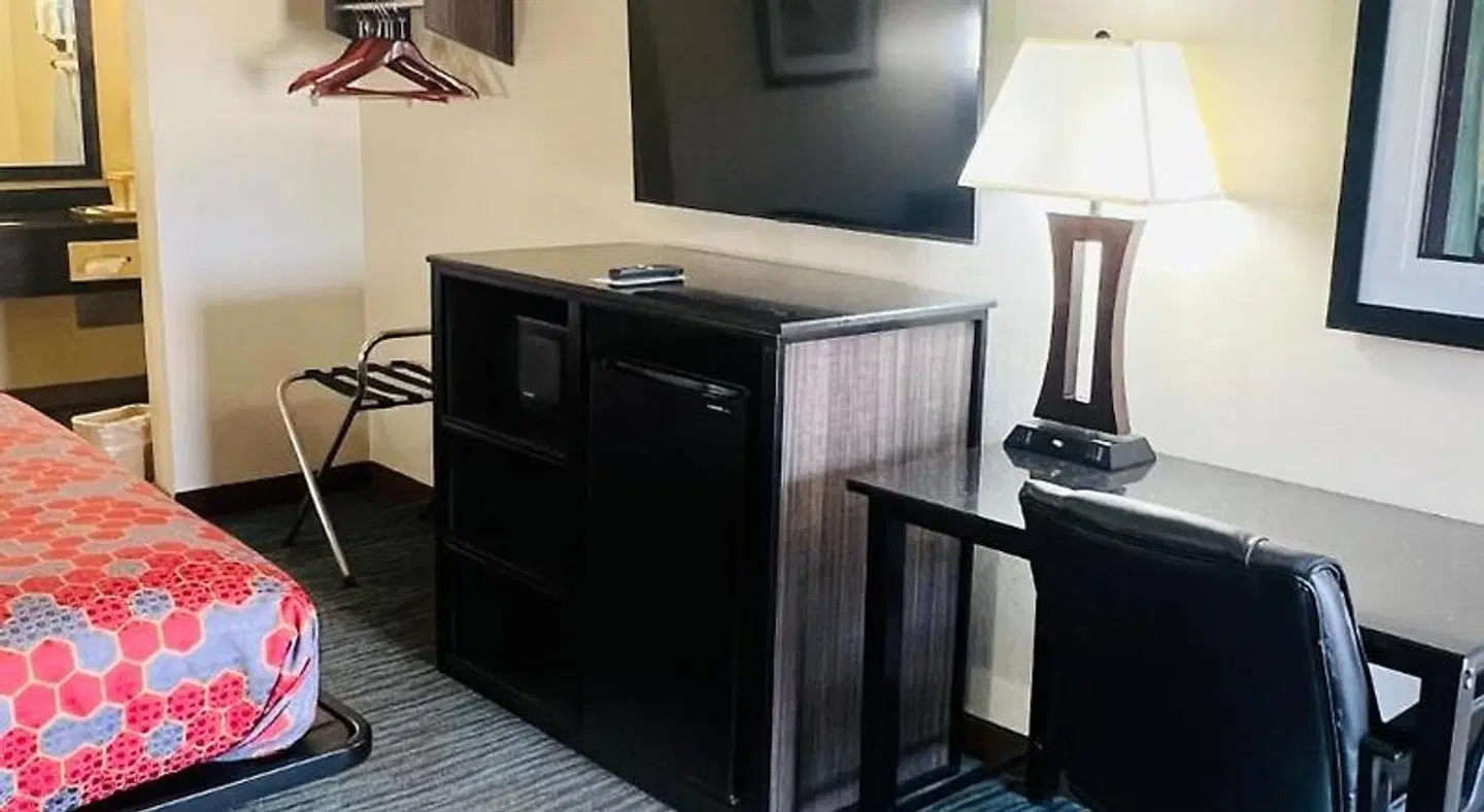 Garden Inn and Suites ROOM_EXAMPLE