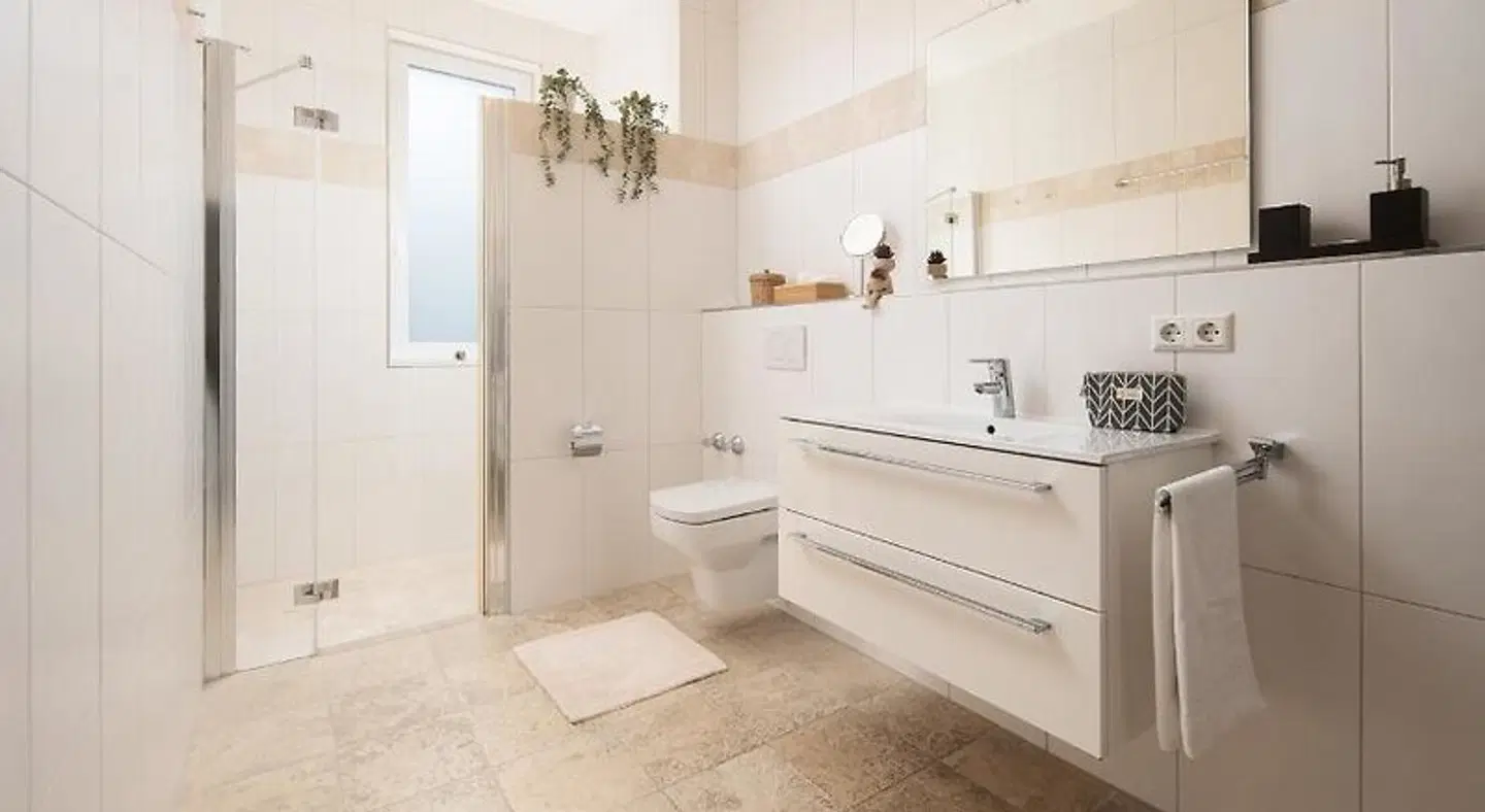 Hotel Vier Jahreszeiten Badezimmer