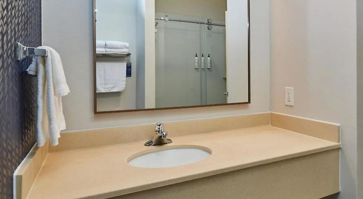 Fairfield by Marriott Inn & Suites Burlington Badezimmer