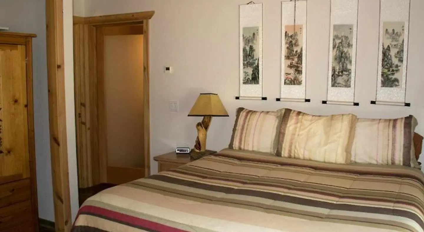 DiamondStone Guest Lodges ROOM_EXAMPLE