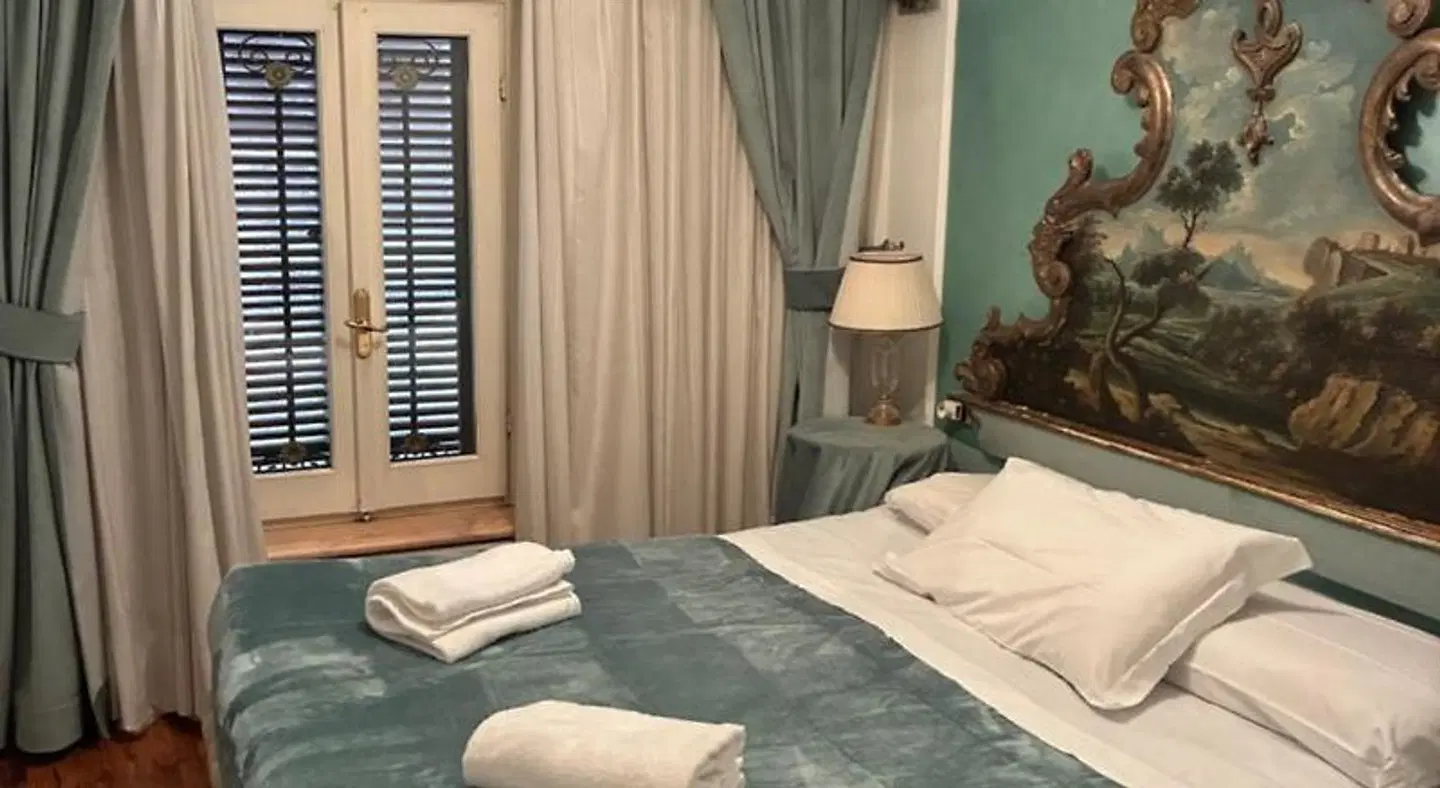 D.R.Rome Spanish Luxury Suites ROOM_EXAMPLE