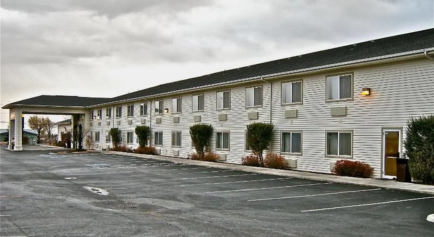 Rory & Ryan Inn EXTERIOR