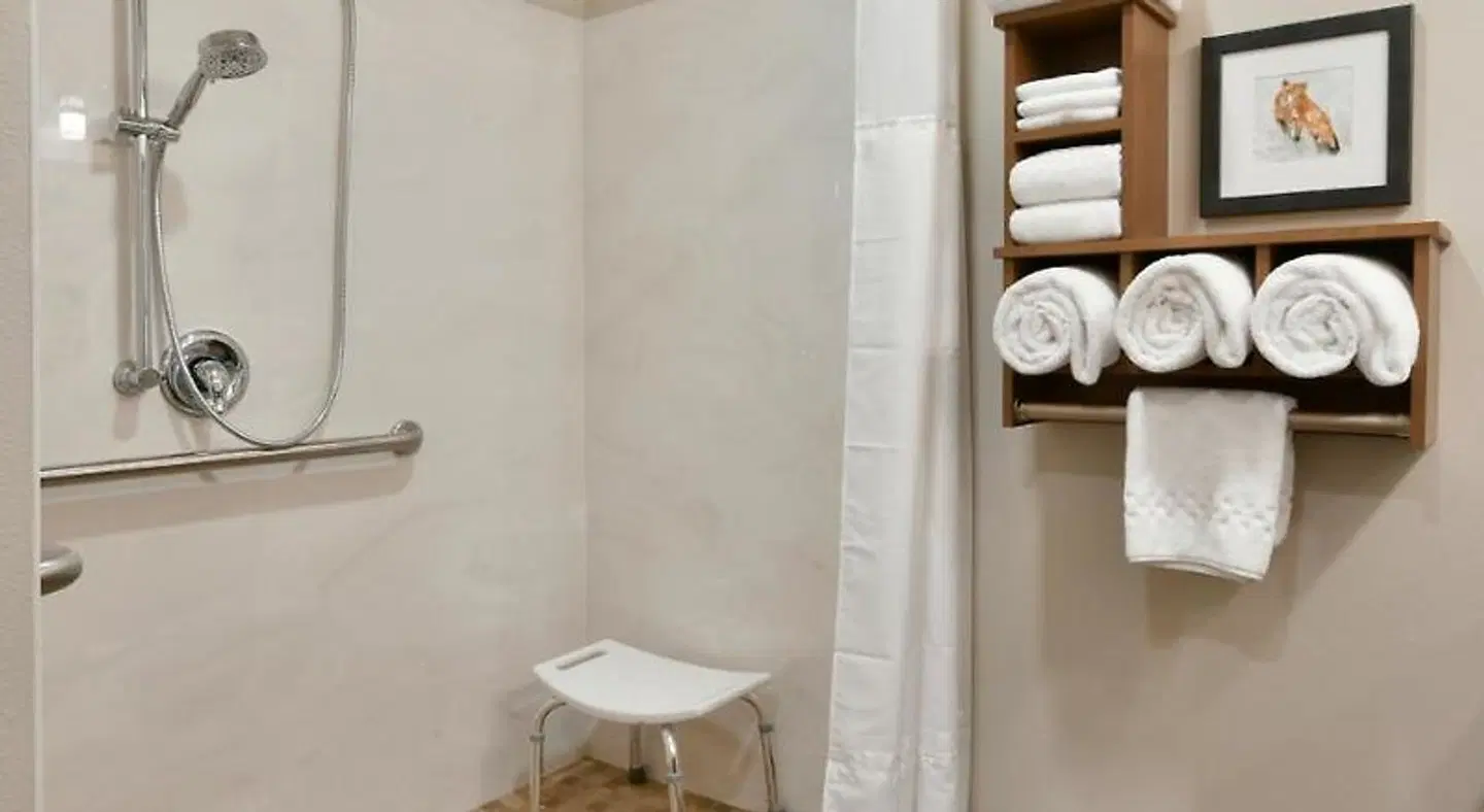 GrandStay Hotel & Suites Badezimmer