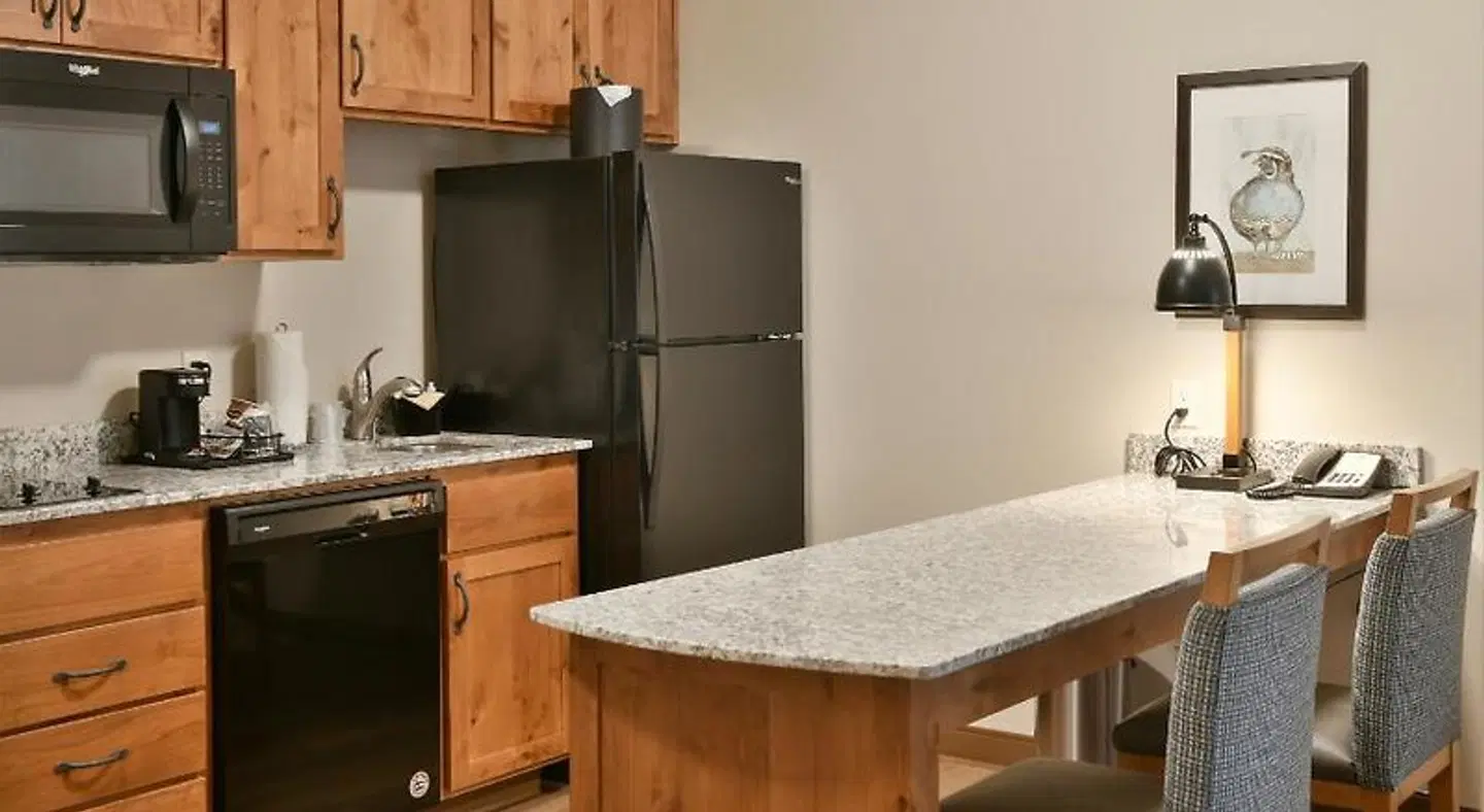 GrandStay Hotel & Suites ROOM_EXAMPLE