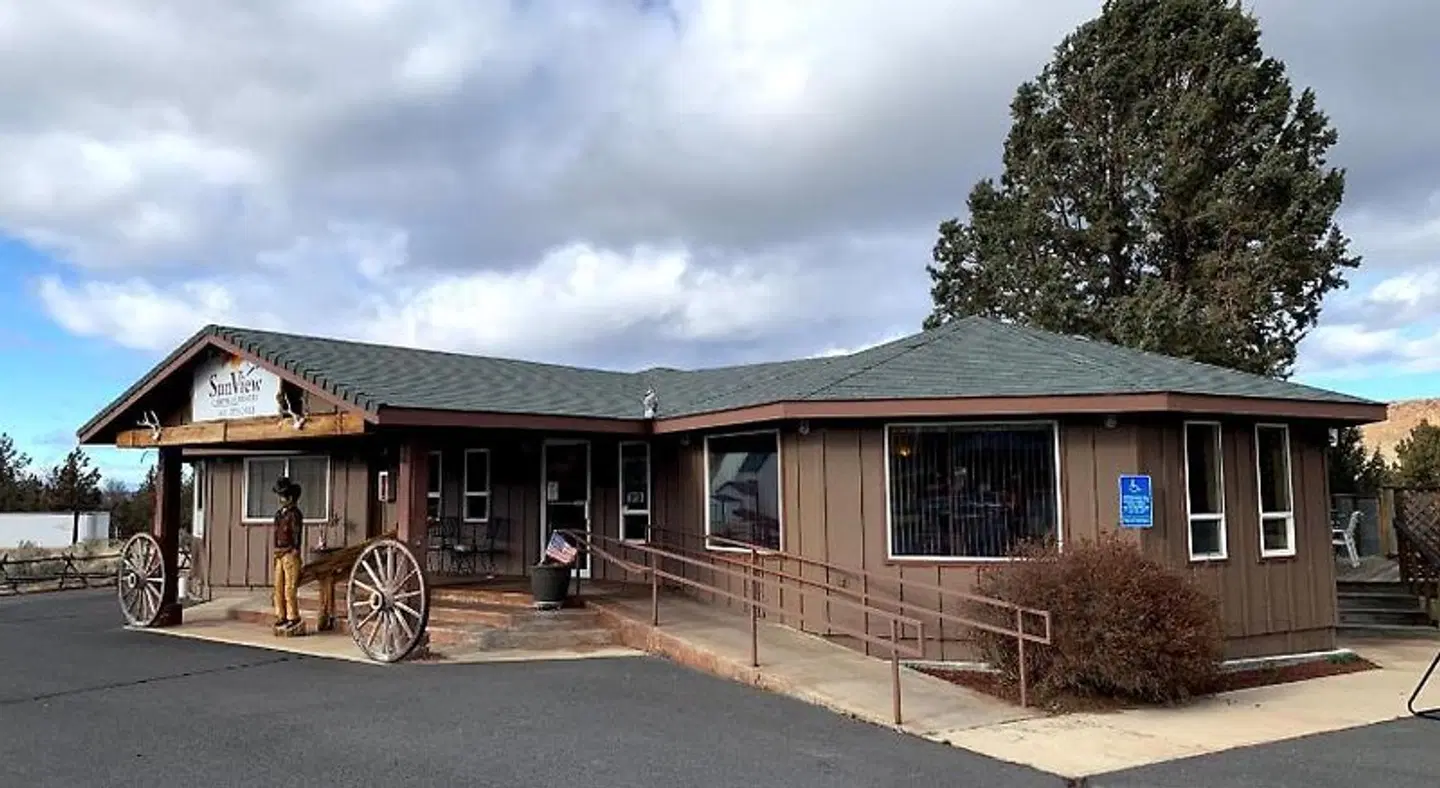 Smith Rock Resort EXTERIOR