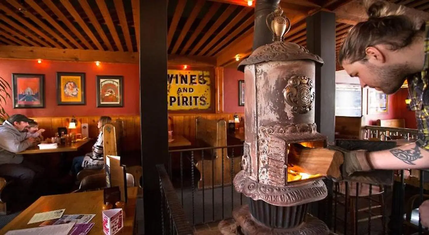 McMenamins Old St. Francis LOUNGE_LOBBY