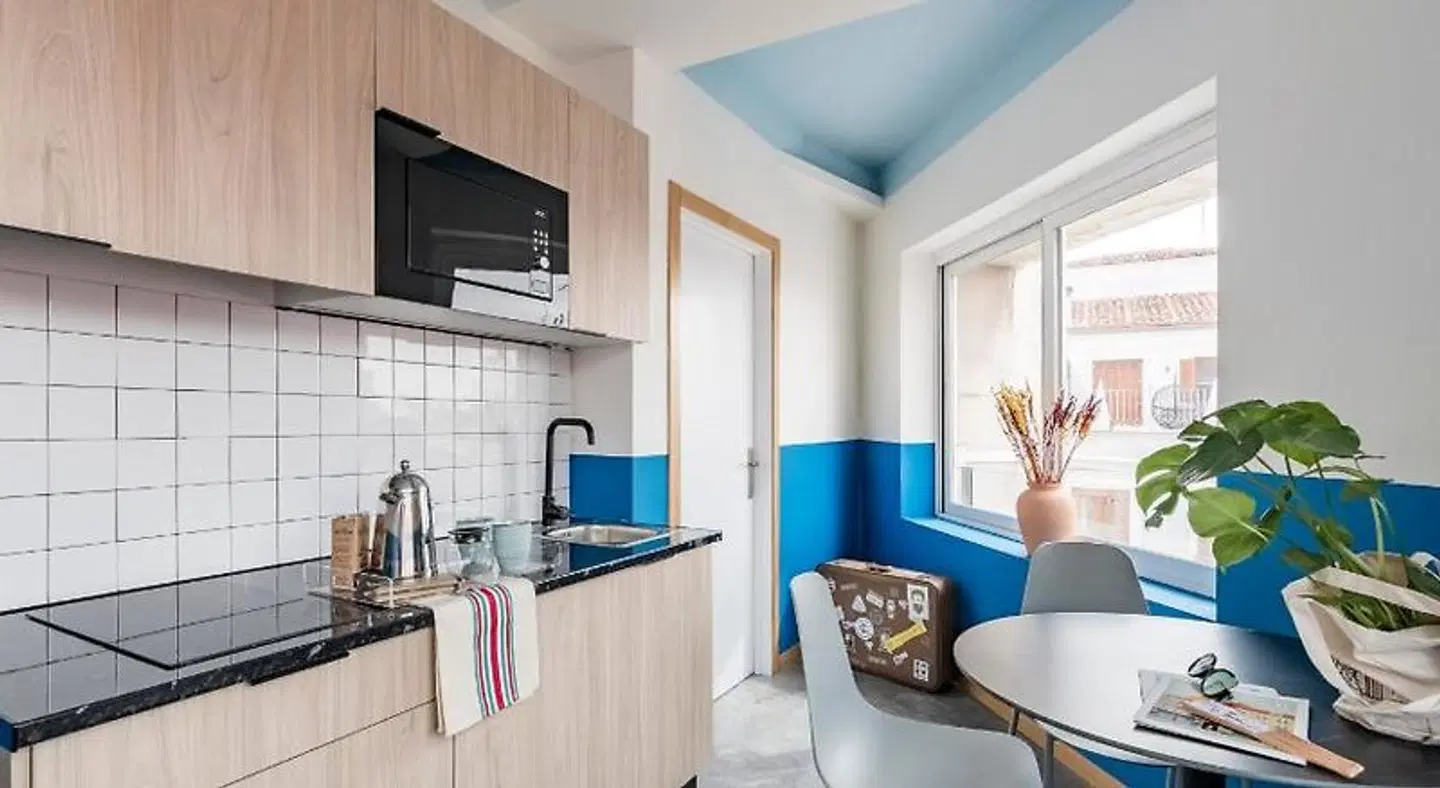 Bob W Chueca ROOM_EXAMPLE