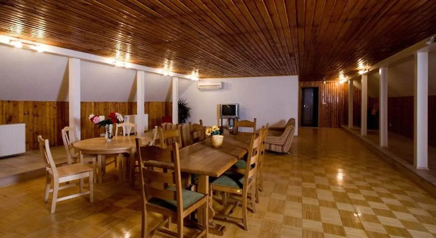 Haeska Manor Bar