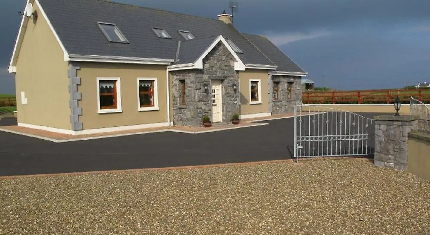 O'Learys Lodge EXTERIOR