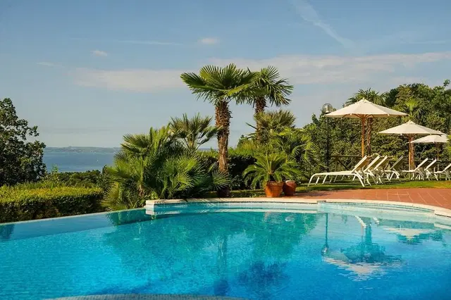 Madrigale Panoramic Lifestyle & Soulful Hotel OUTDOOR_POOL