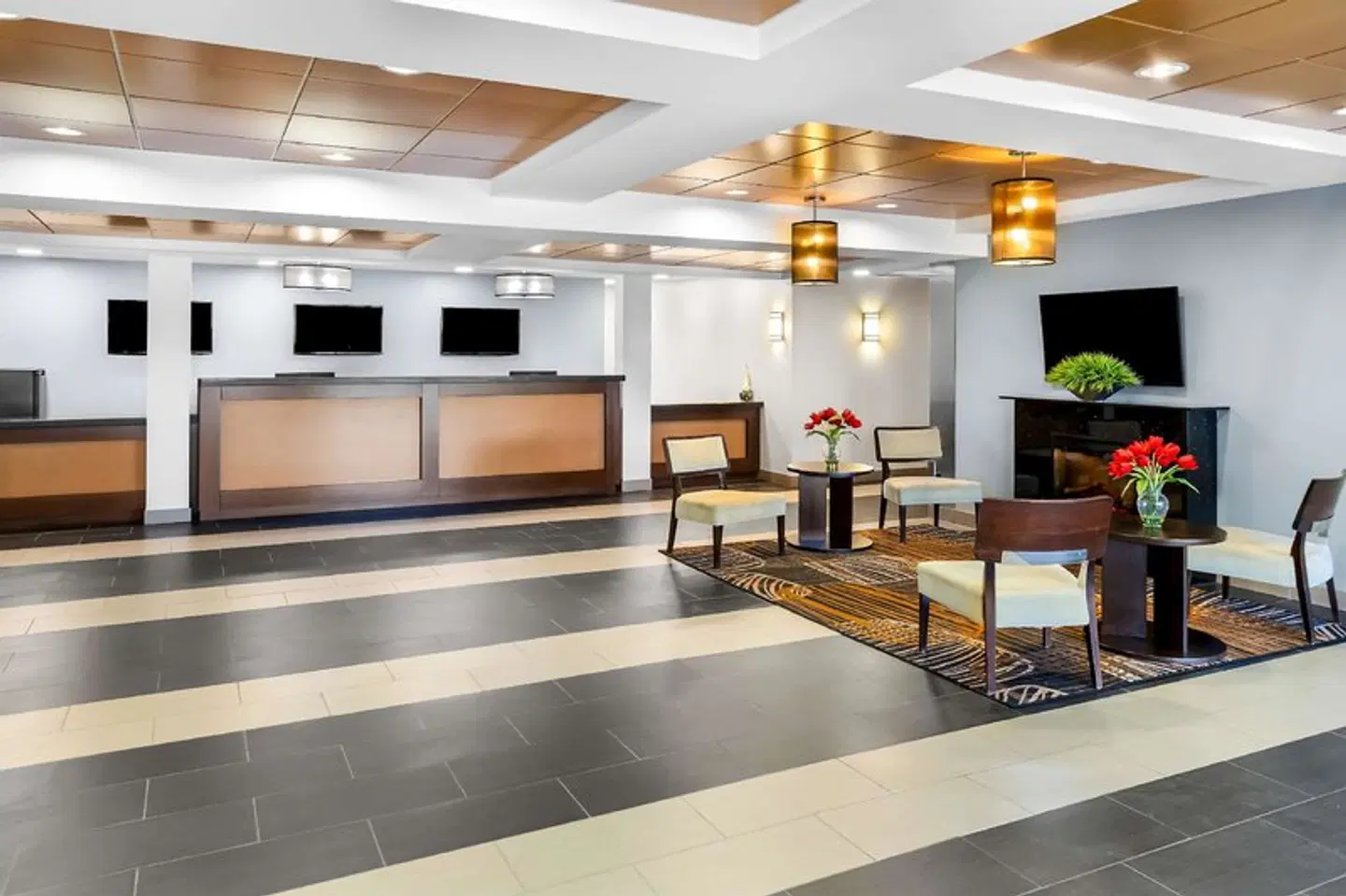 Best Western Thompson Hotel & Suites LOUNGE_LOBBY