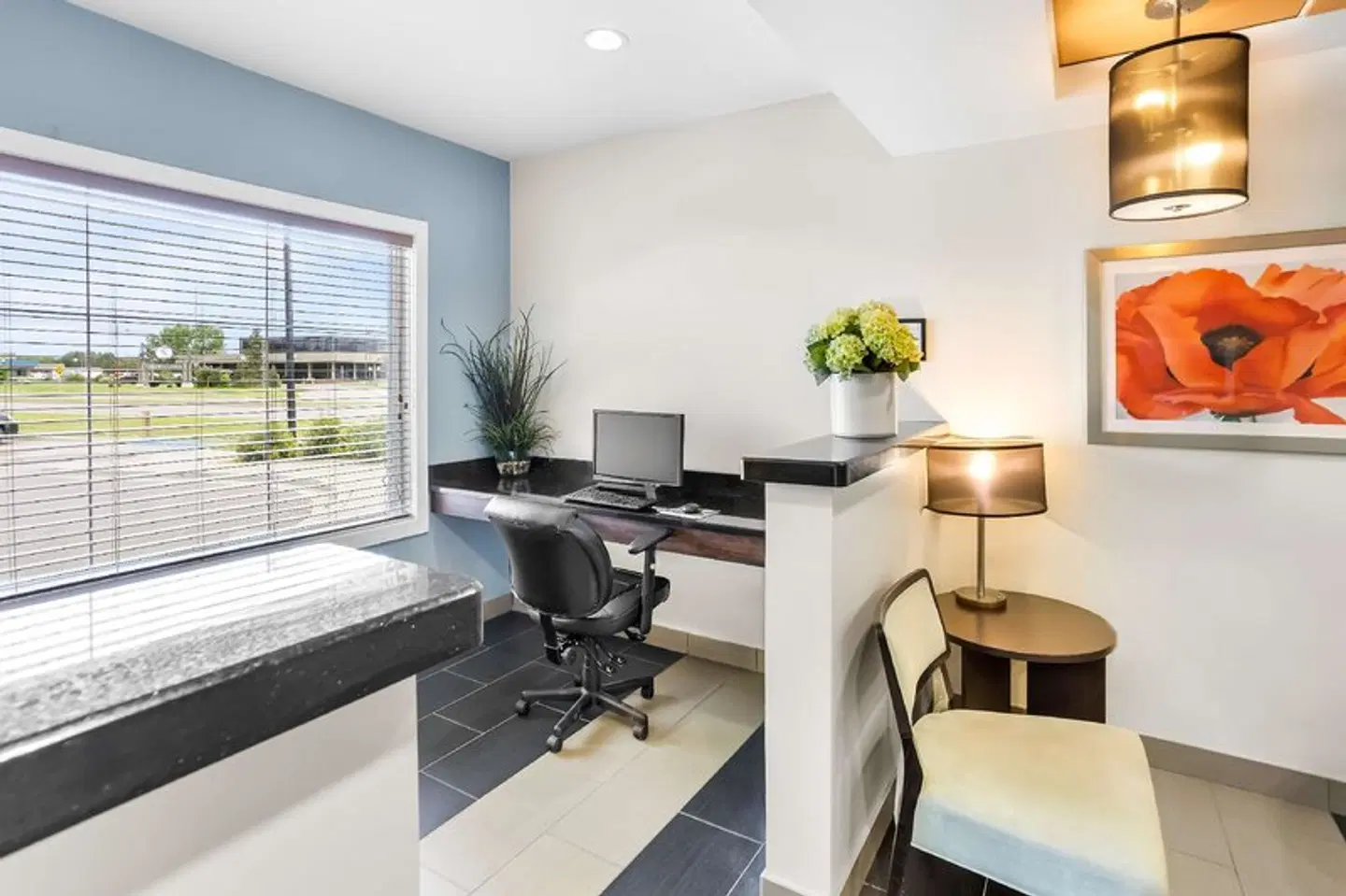 Best Western Thompson Hotel & Suites LOUNGE_LOBBY