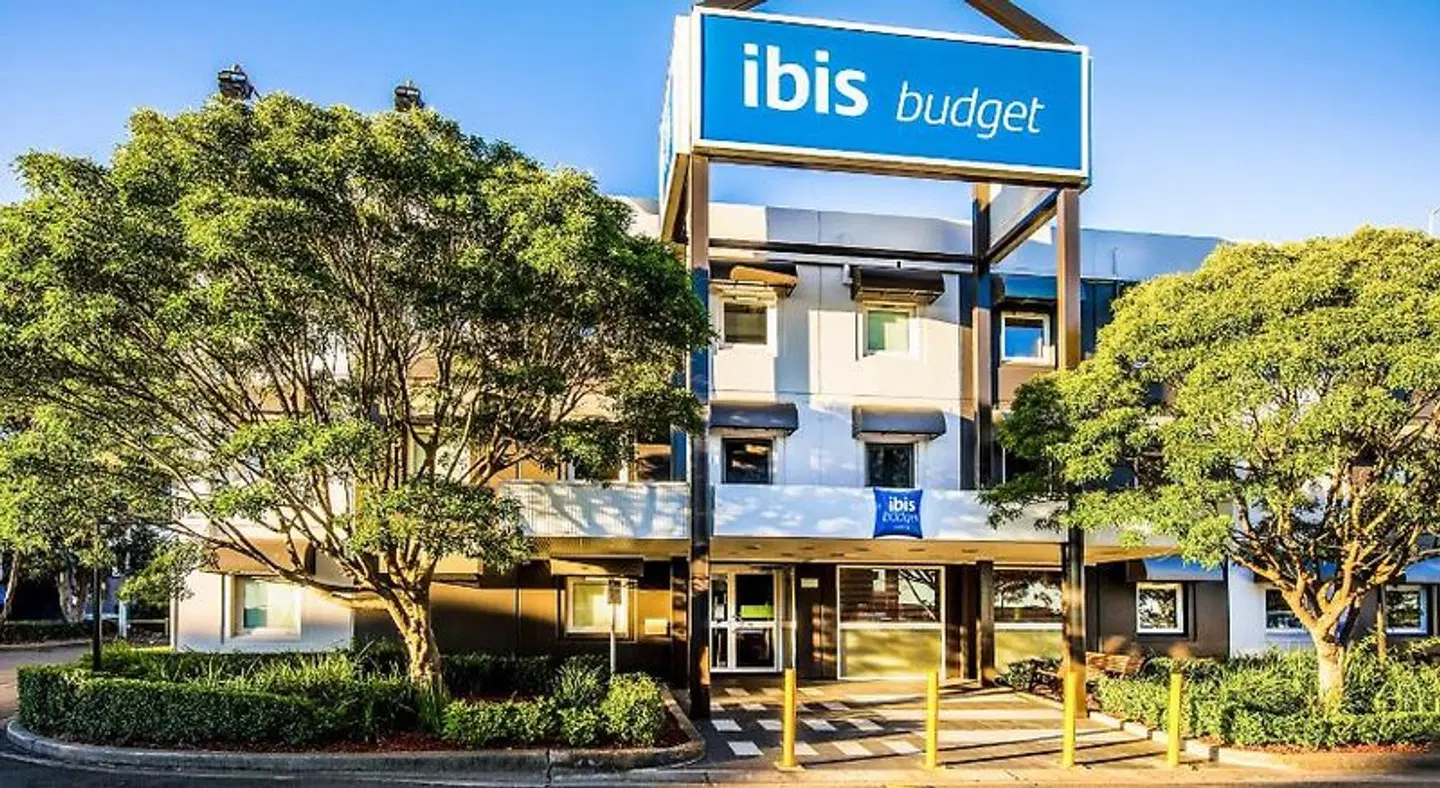 ibis budget St Peters EXTERIOR