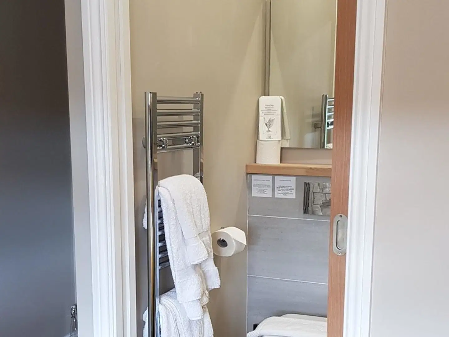 The Bowes Hotel Badezimmer