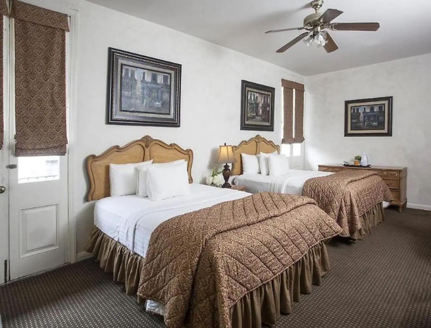 Chateau Hotel ROOM_EXAMPLE