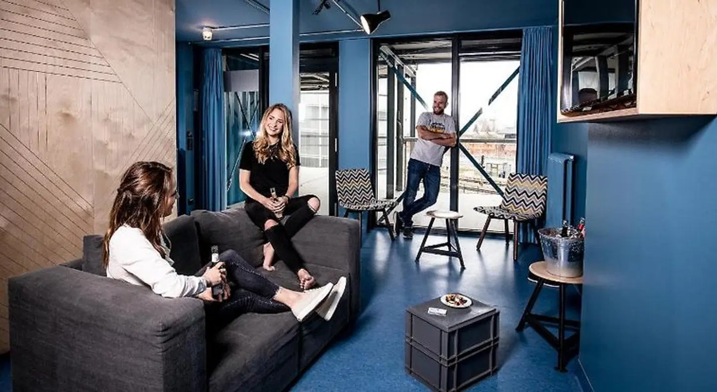 DOCK INN Hostel Warnemünde PEOPLE