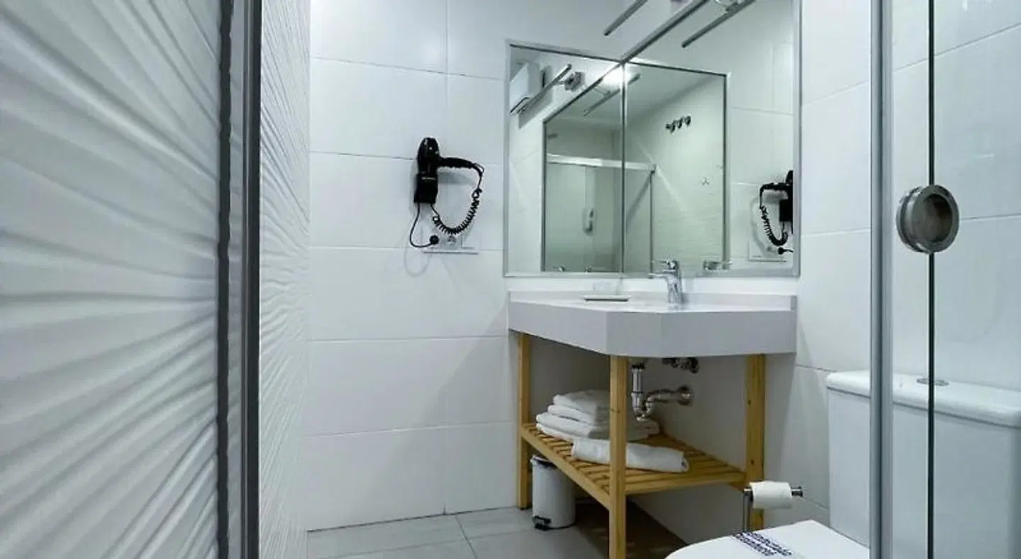 Apartamentos Lusitania Badezimmer