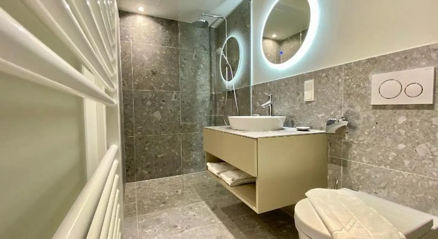 Blackhome Wien I contactless check-in Badezimmer
