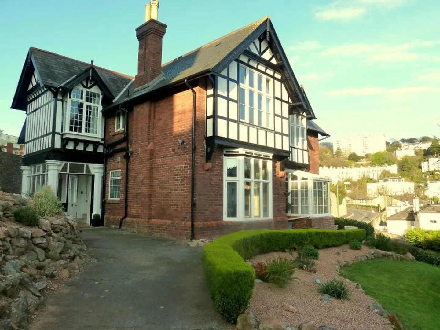 Bedford House Holiday Apartments EXTERIOR