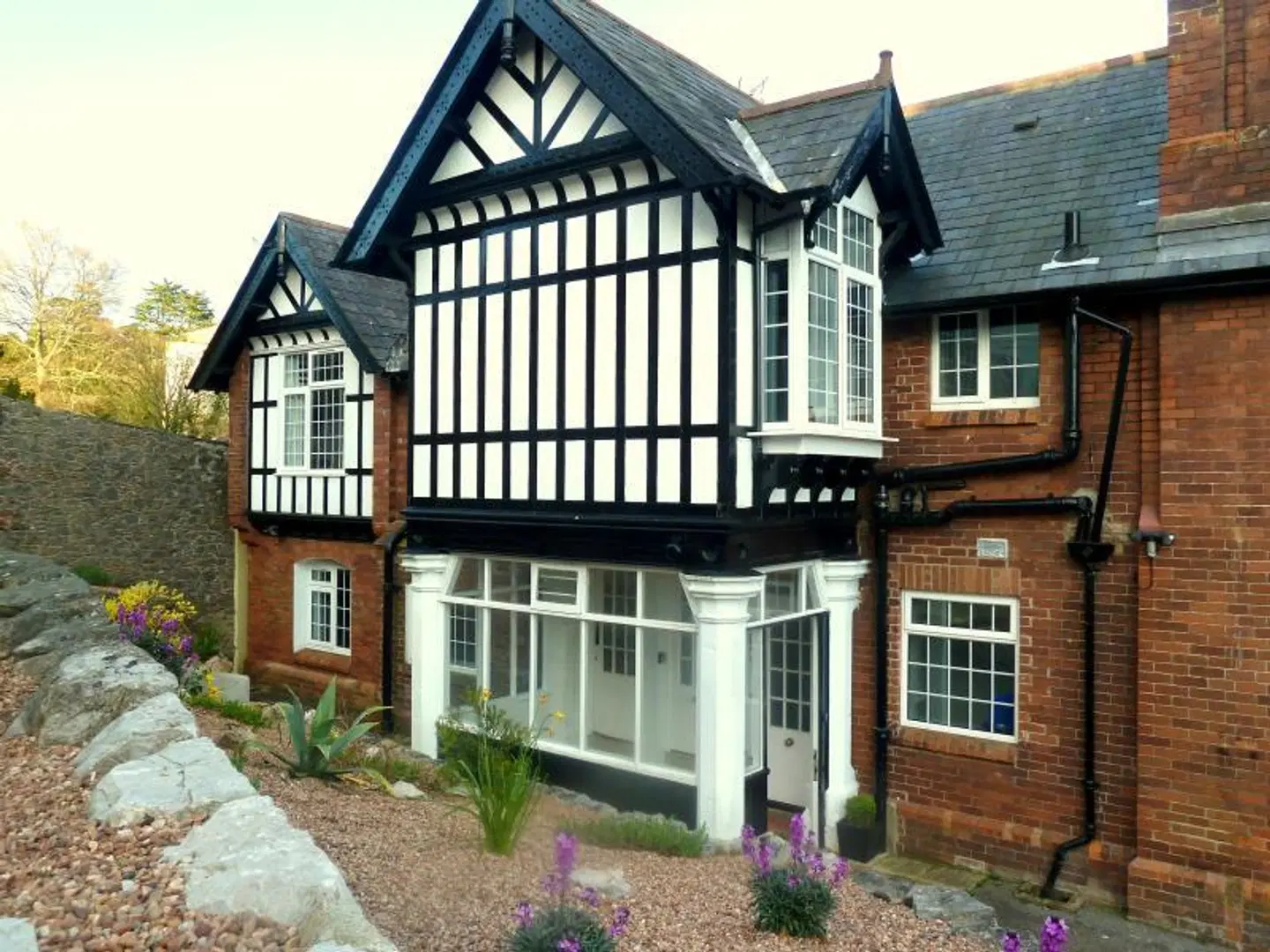 Bedford House Holiday Apartments EXTERIOR