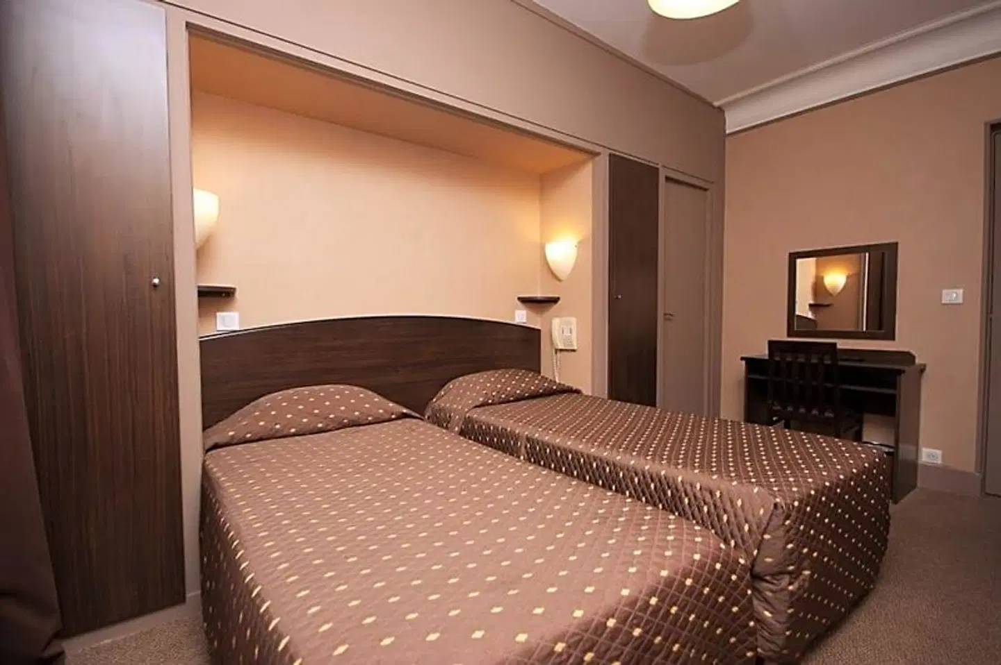 Victor Masse ROOM_EXAMPLE