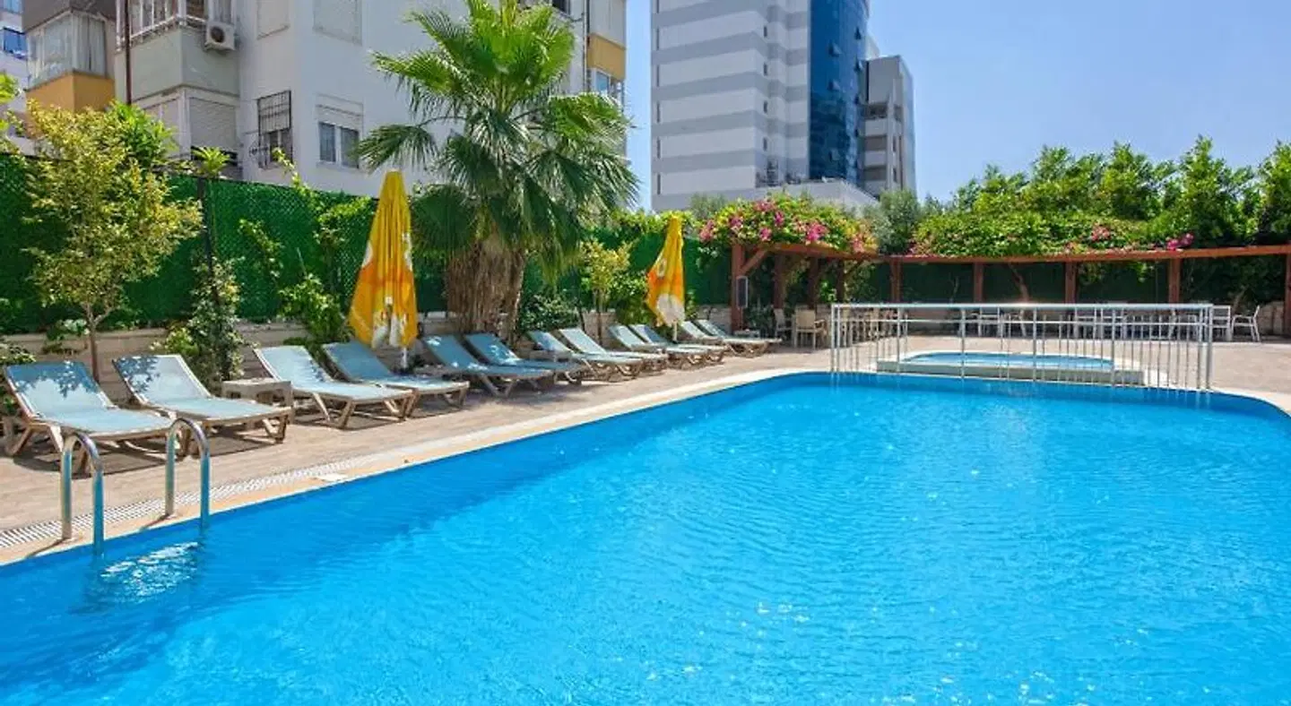 Citrus Luna Suit Hotel OUTDOOR_POOL