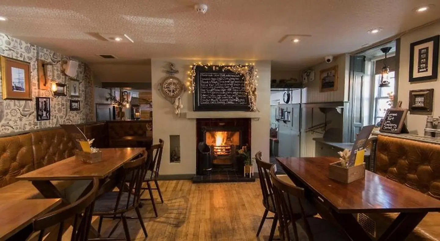 Fisherman's Tavern Hotel - Inn Bar