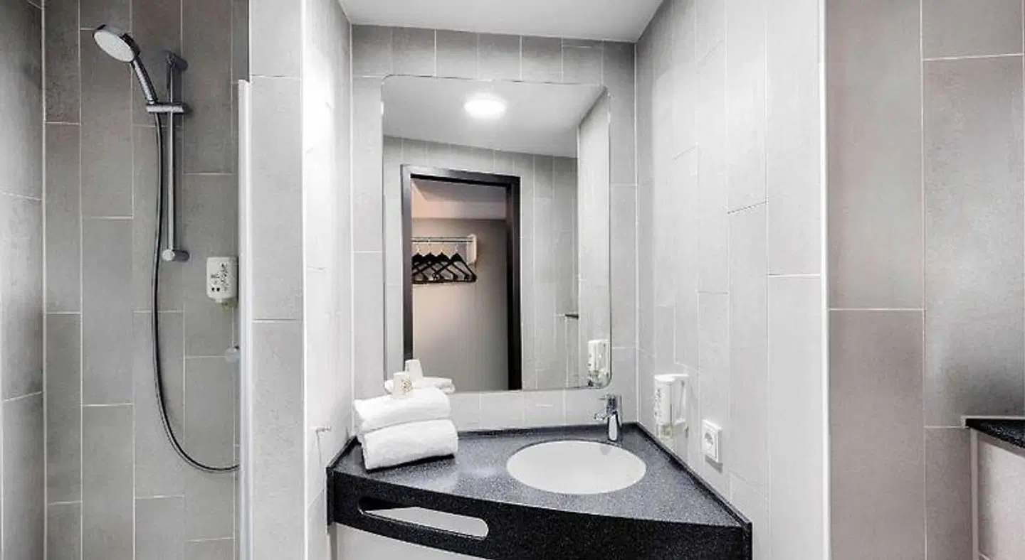 B&B HOTEL Zwickau Badezimmer