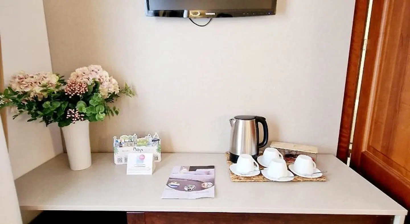 Plaza del Castillo ROOM_EXAMPLE