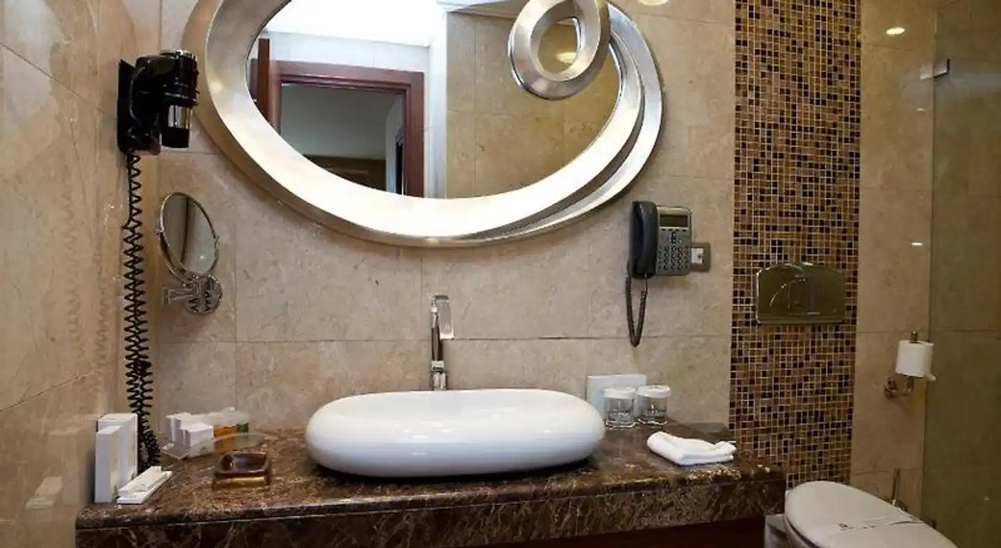 Holiday Inn Istanbul - Sisli Badezimmer