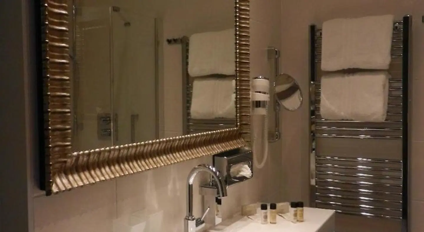 Goldener Adler Badezimmer