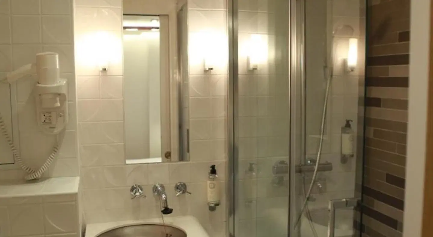 Hôtel Aulivia Opéra Badezimmer