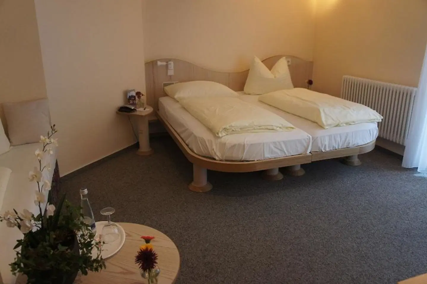 Engel ROOM_EXAMPLE