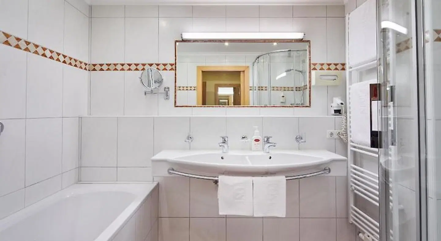 Hotel Neue Post Badezimmer