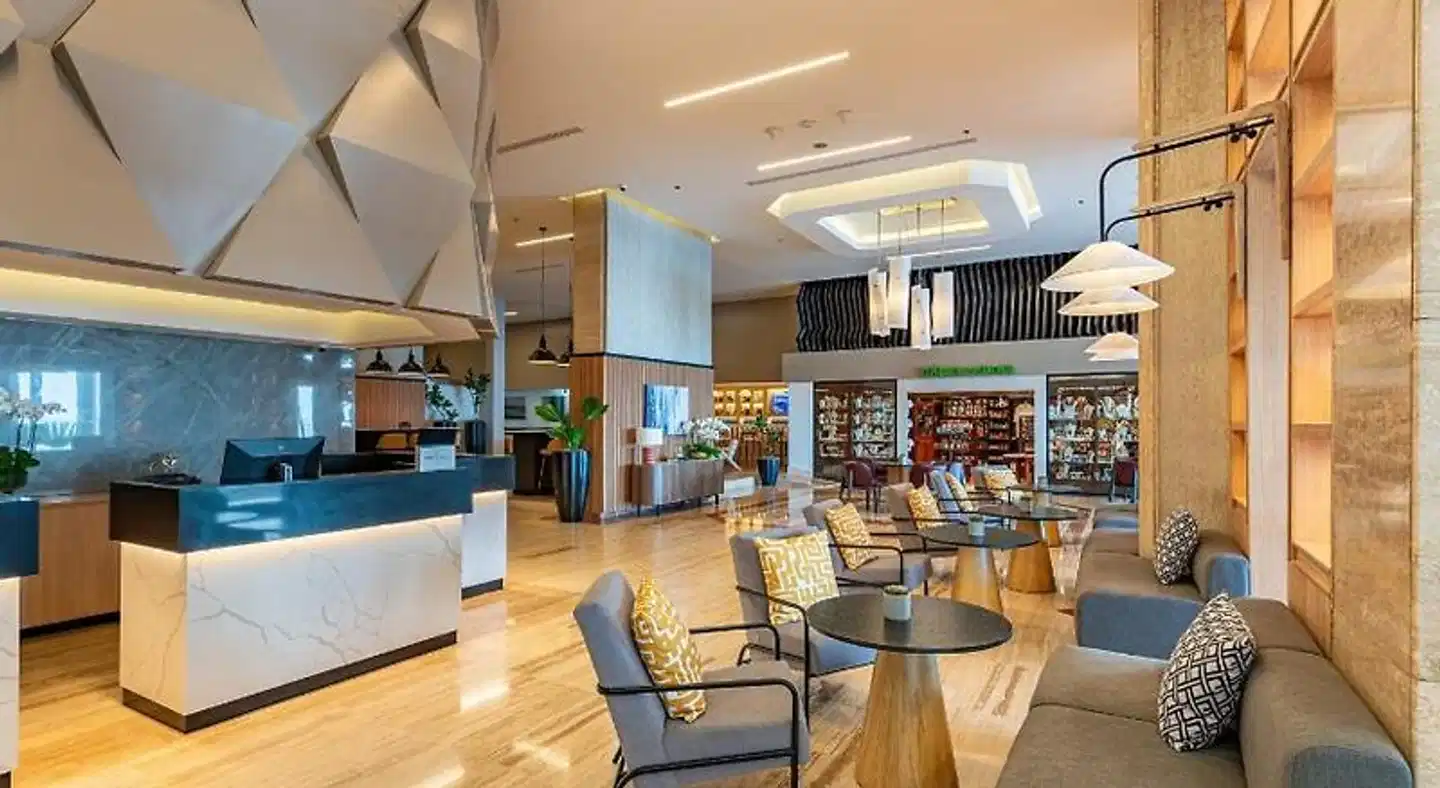 Crowne Plaza Santo Domingo Lobby
