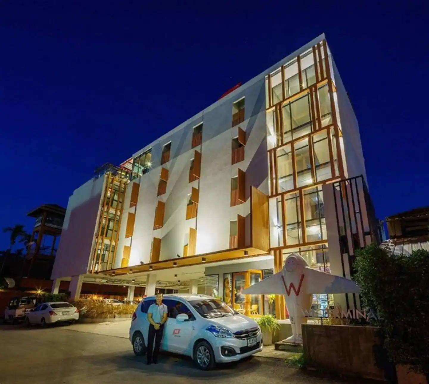 We Terminal Hotel Aussenansicht